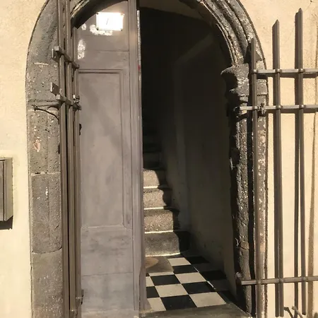 La Pierre De Lave La Placette *